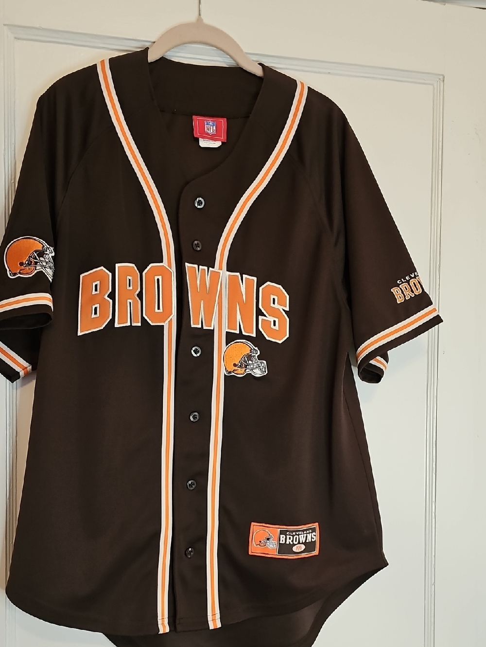 NFL Cleveland Browns Baseball Style Button Up Jersey Size M Mens Football